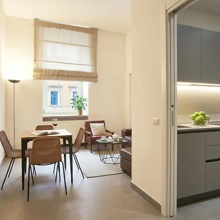 Appartamento Lovely Cozy Nazionale 4 *